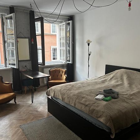 Private Apartament Wroniecka 6 - Parking Poznan Ngoại thất bức ảnh