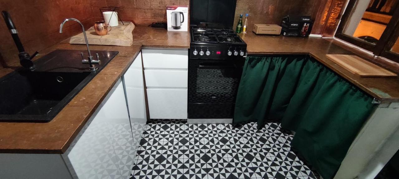 Private Apartament Wroniecka 6 - Parking Poznan Ngoại thất bức ảnh